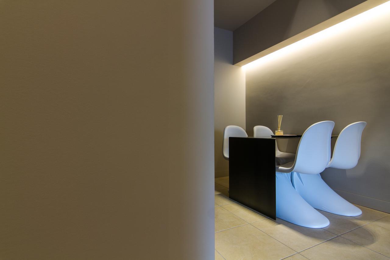 אתונה Aba Junior Apartment Veikou Street מראה חיצוני תמונה