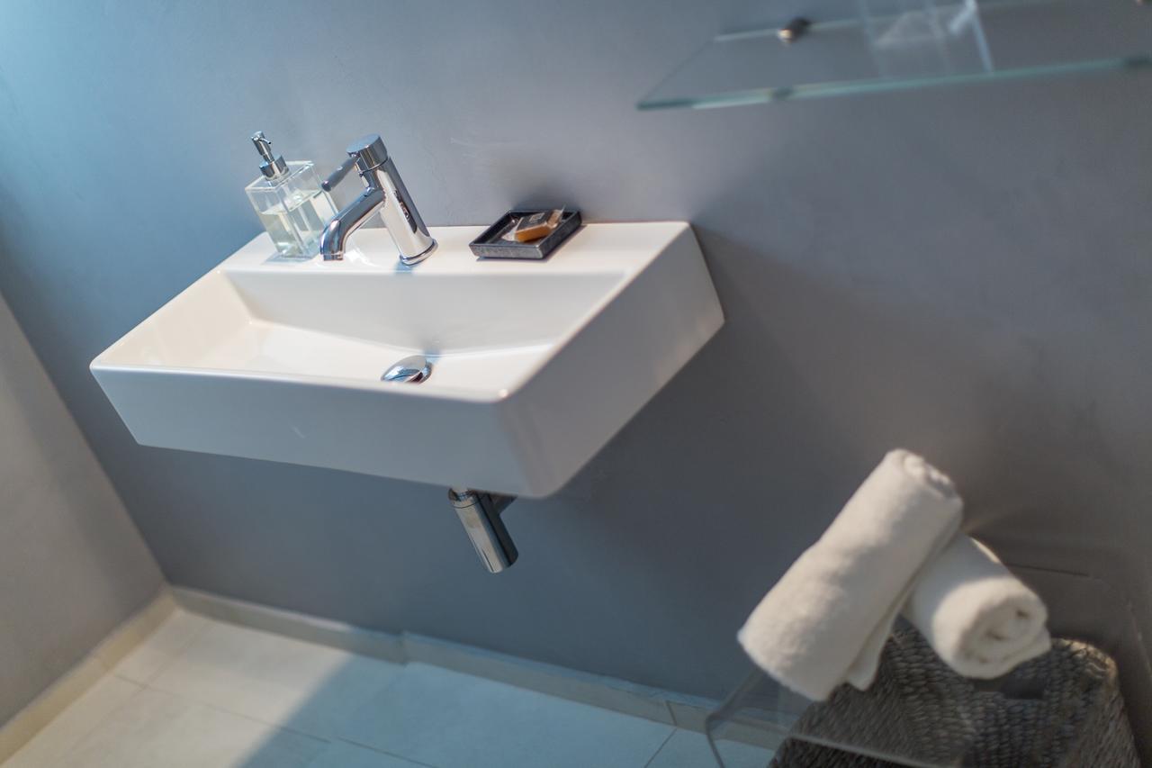 אתונה Aba Junior Apartment Veikou Street מראה חיצוני תמונה